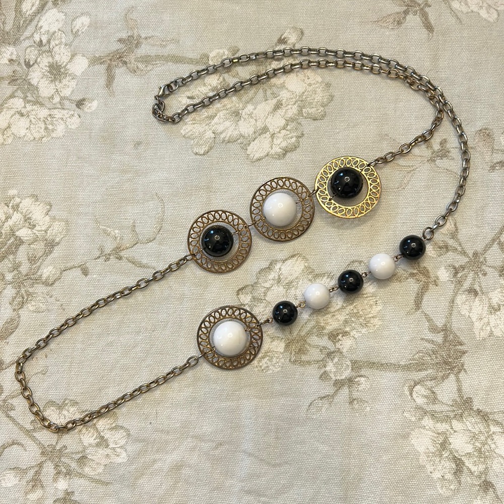 Vintage, mod style, 18 inch drop length chain back/bead, necklace, black/white